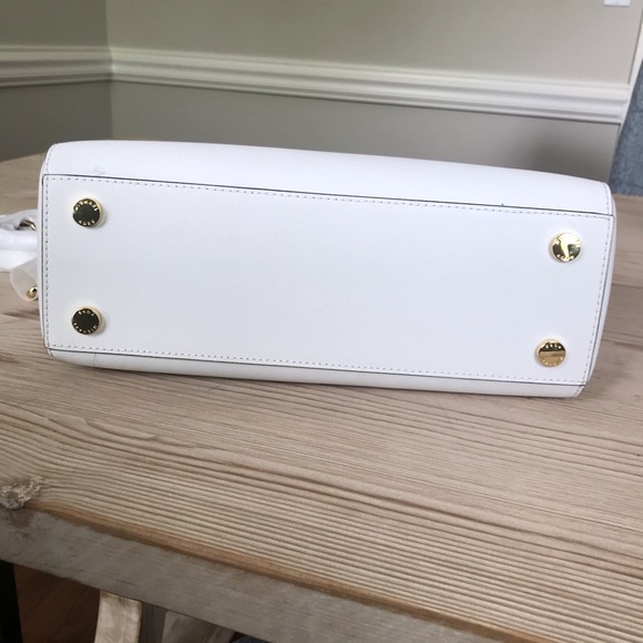 WHTE MICHAEL KORS PURSE W/ CROSSBODY -MSRP $328!! - Picture 8 of 12